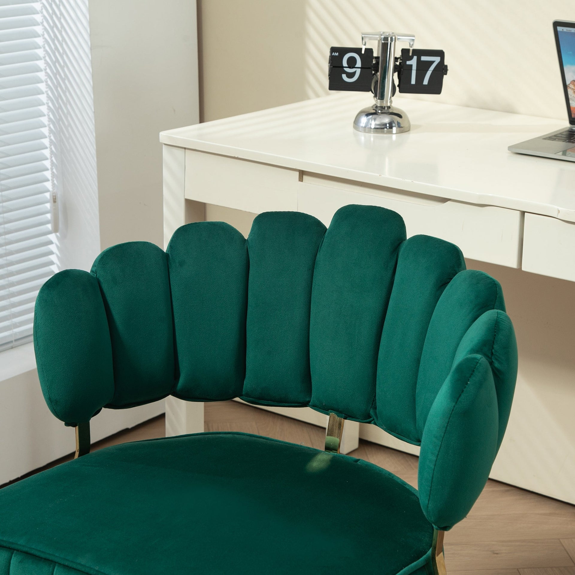 Velvet Home Office Desk Chair, Modern Cute Computer Chair, Wheels Swivel Height Adjustable Swivel Task Chair for Home Office (Emerald Velvet)