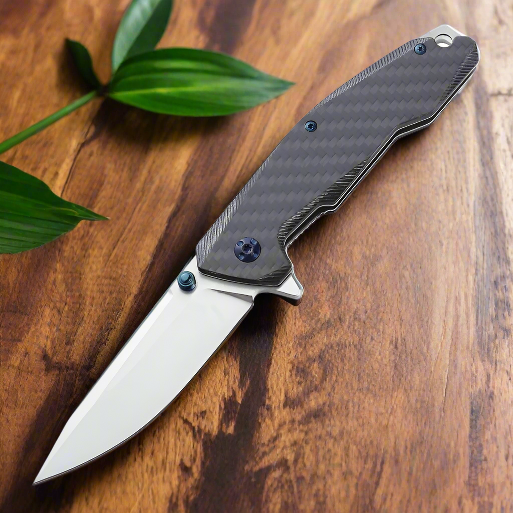 Manta Pocket Knife with Carbon Fiber Handle & Leather Sheath