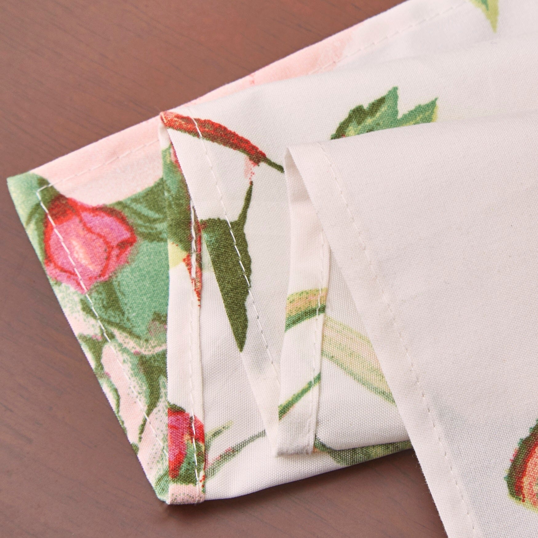 DaDa Bedding Set of 4-Pieces Romantic Roses Pink Floral Dining Table Napkins 18