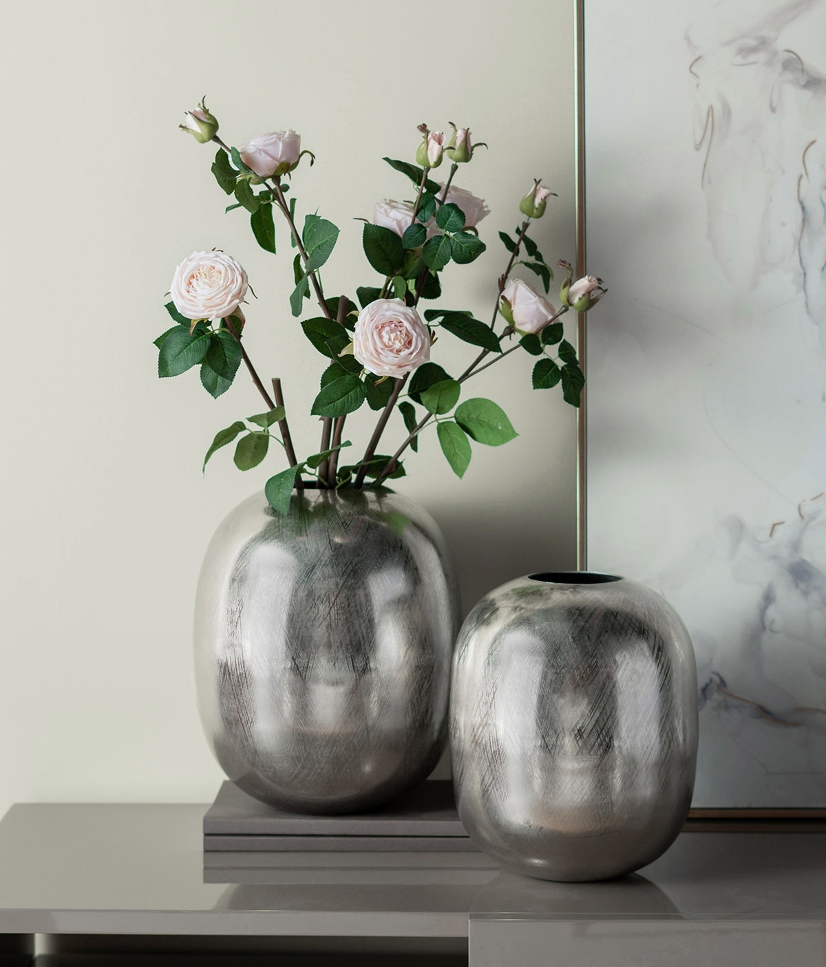 10.5x10.5x13' Aluminum Vase, Silver Streaks
