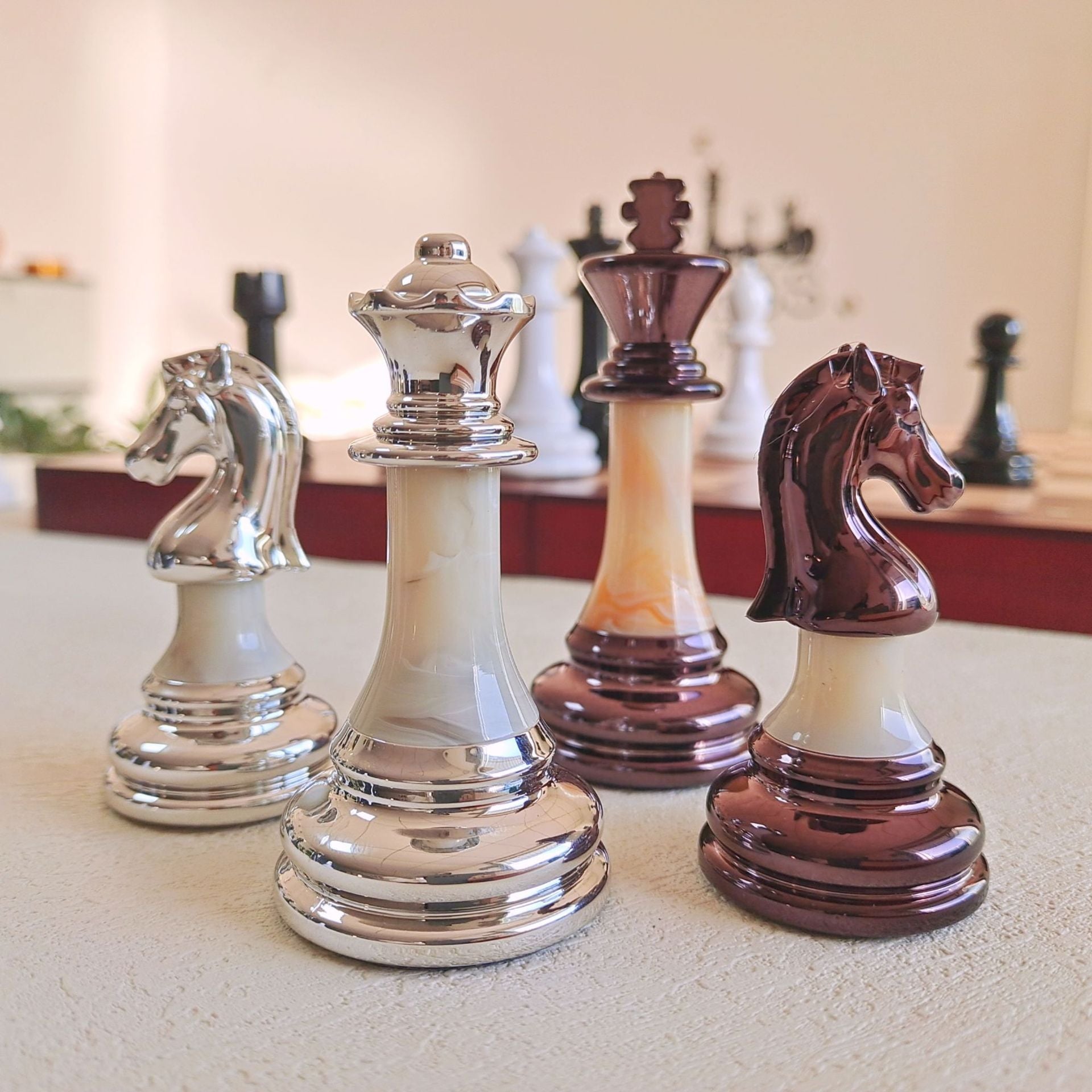 Chess pieces wooden chessboard pieces wooden chess pieces backboard chess pieces