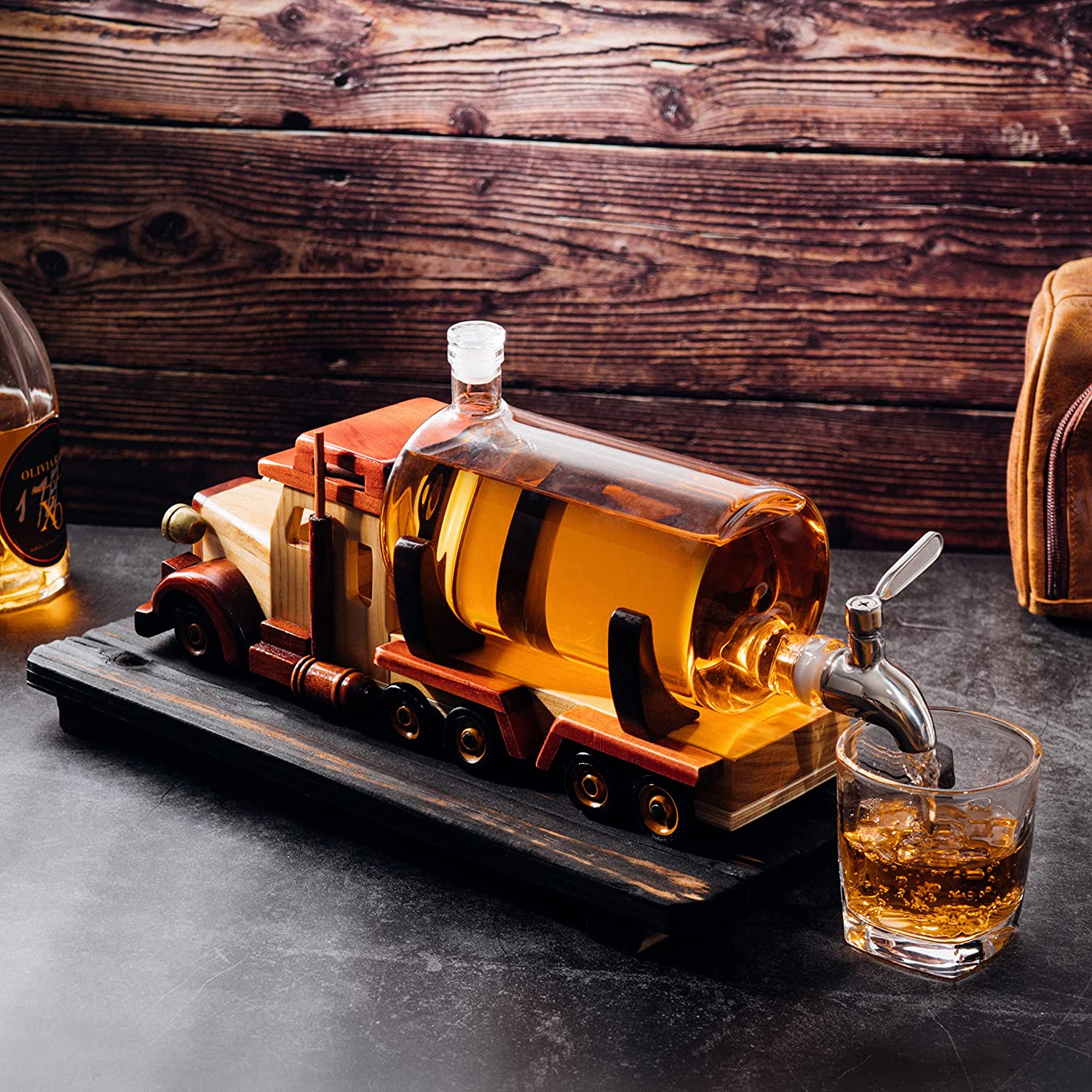 Truck Wine & Whiskey Decanter for Wine Bourbon Scotch or Whiskey Fathers Trucker Gift 1000ml 18