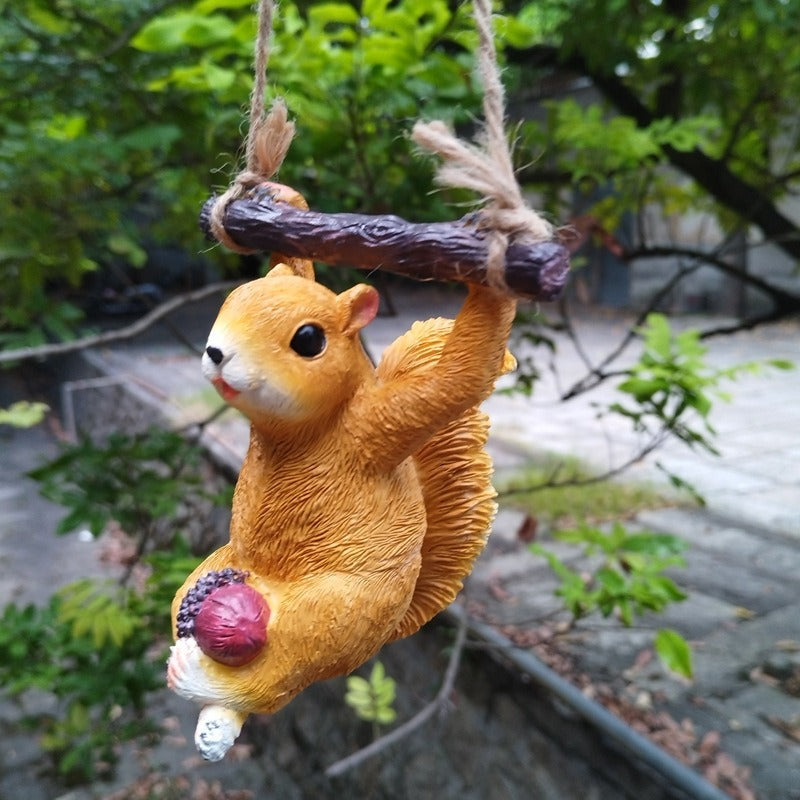 Garden courtyard outdoor decoration squirrel resin pendant