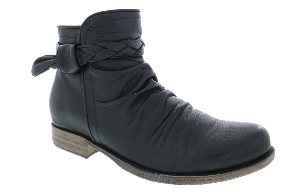 Evelyn Boots