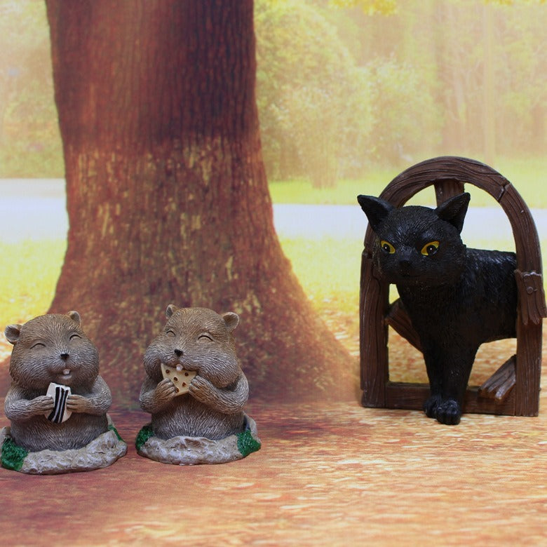 Cat and mole gardening decorative resin ornaments
