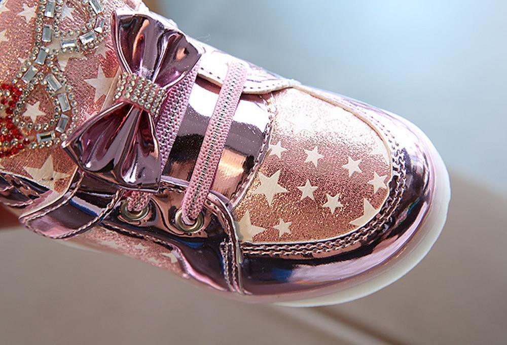 Modern Trend NEW Fashion Style Baby Fashion Sneakers For Children Girls Star Luminous Child Casual Colorful Light LED Shoes Sneakers