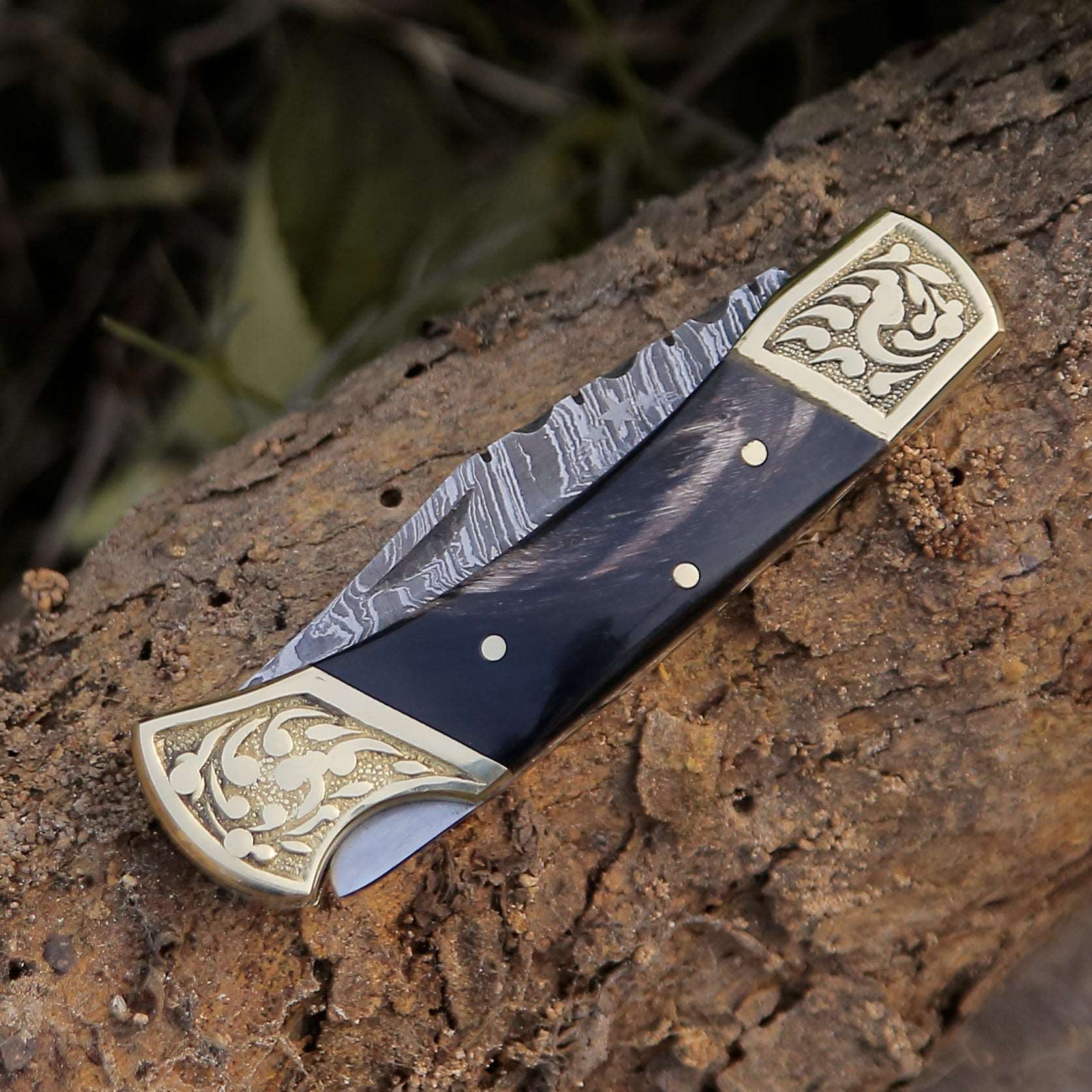 Expedition Damascus Pocket Knife with Brass & Horn Handle