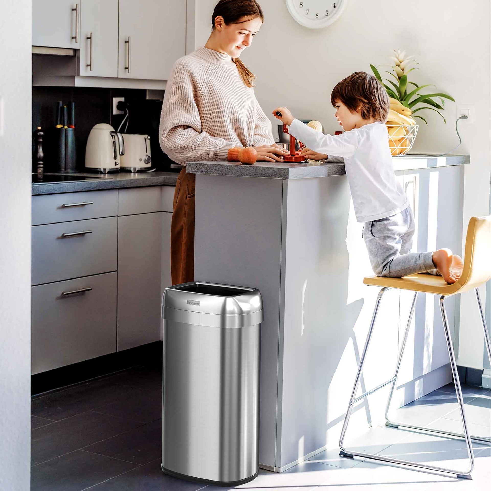 16 Gallon / 60 Liter Elliptical Open Top Trash Can with Wheels