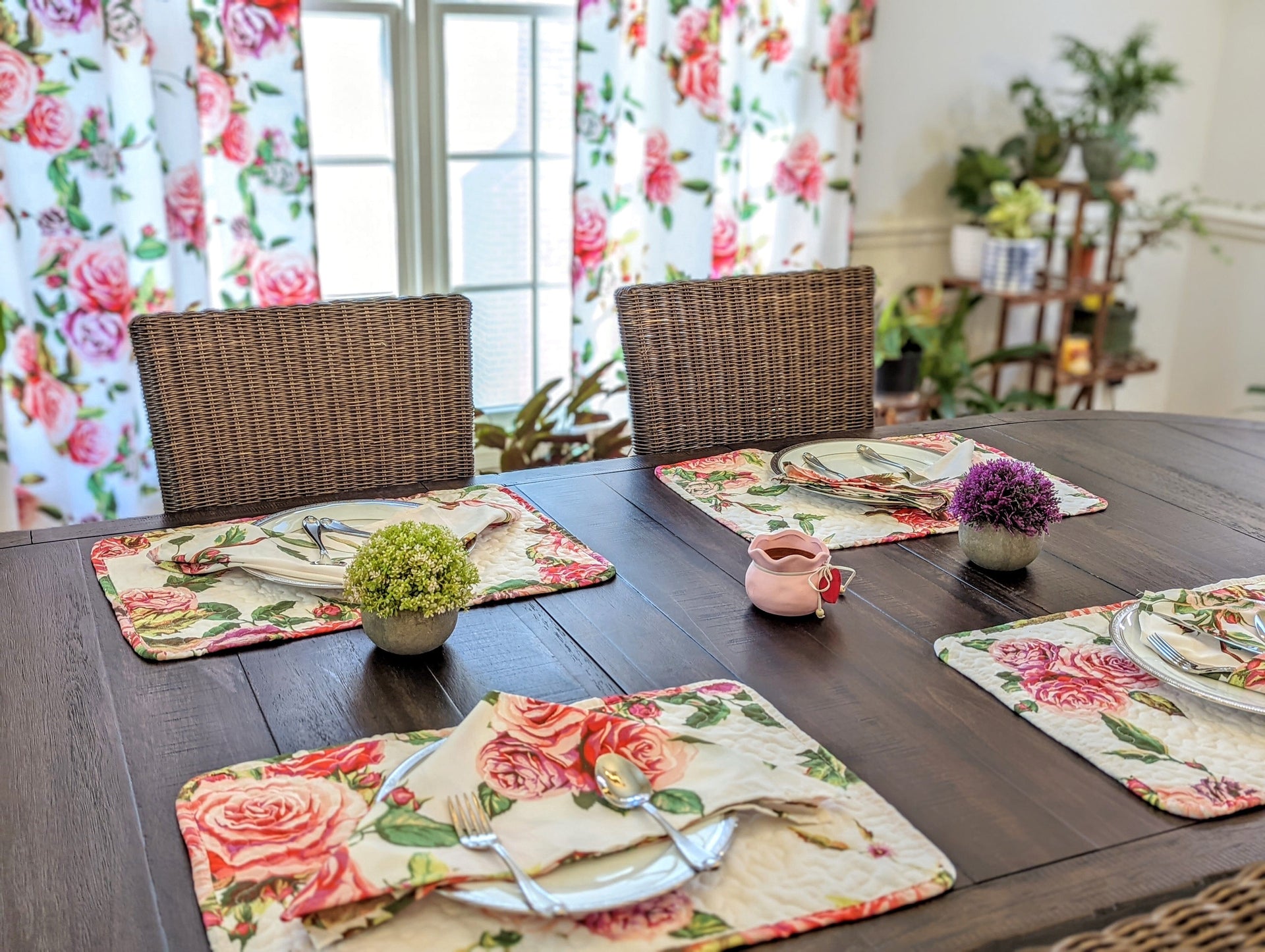 DaDa Bedding Set of 4-Pieces Romantic Roses Pink Floral Dining Table Napkins 18