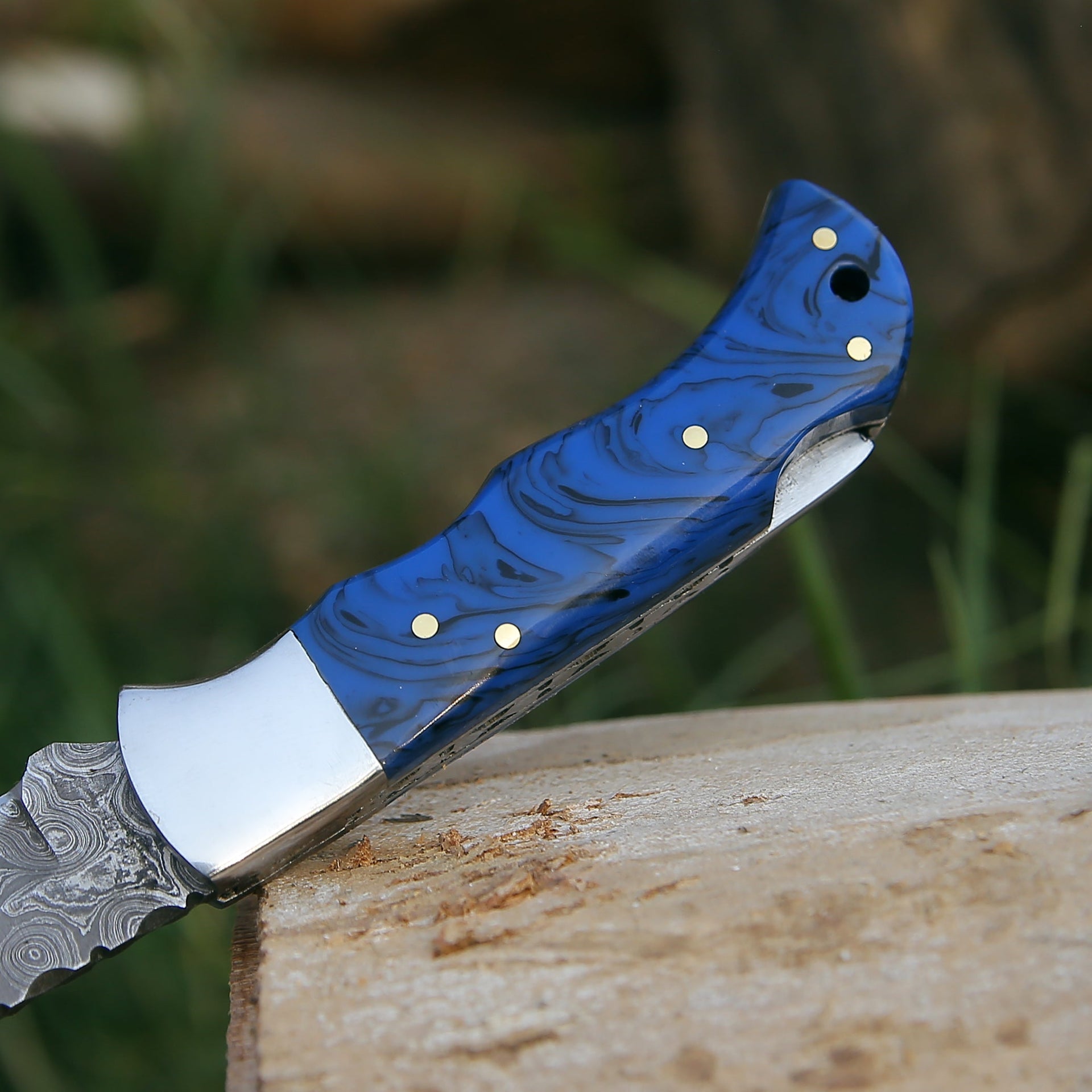 Crest Damascus Pocket knife with Sheath & Blue Resin Handle