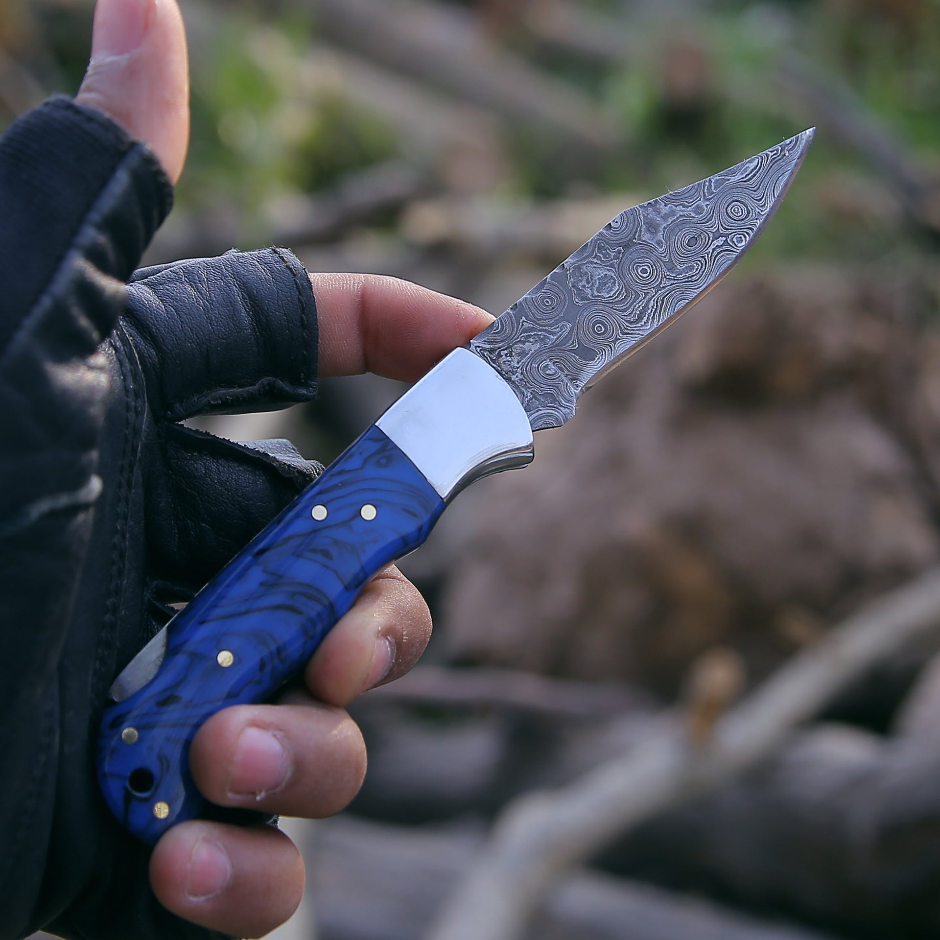 Crest Damascus Pocket knife with Sheath & Blue Resin Handle