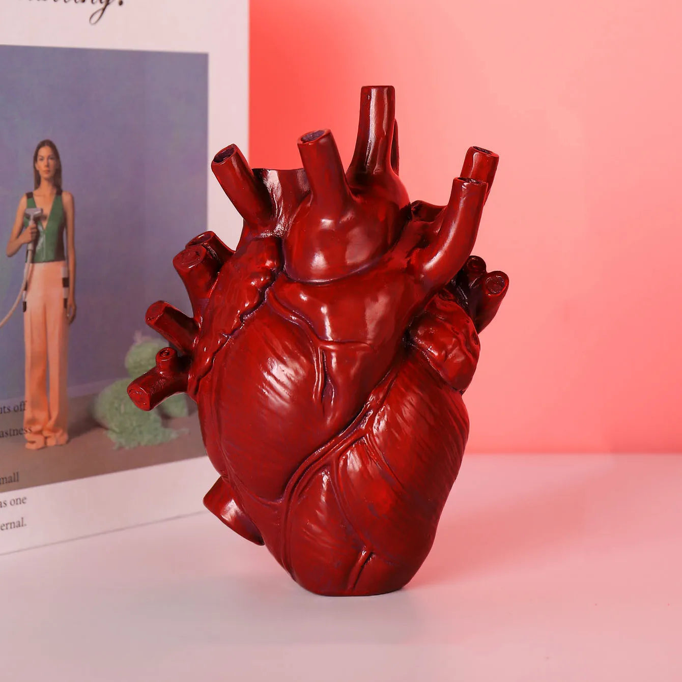 Creative Heart-Shaped Heart Vase Vases For Flowers Sculpture Customized Vase Heart-Shaped Art Resin Vase Desktop Home Decoration