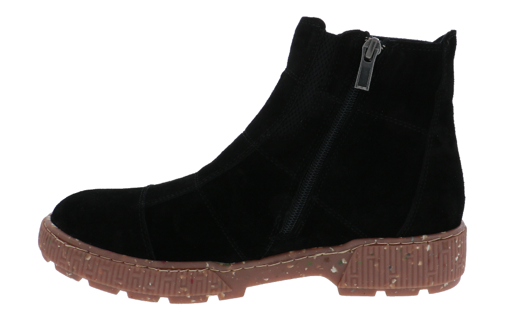 Uma Boots