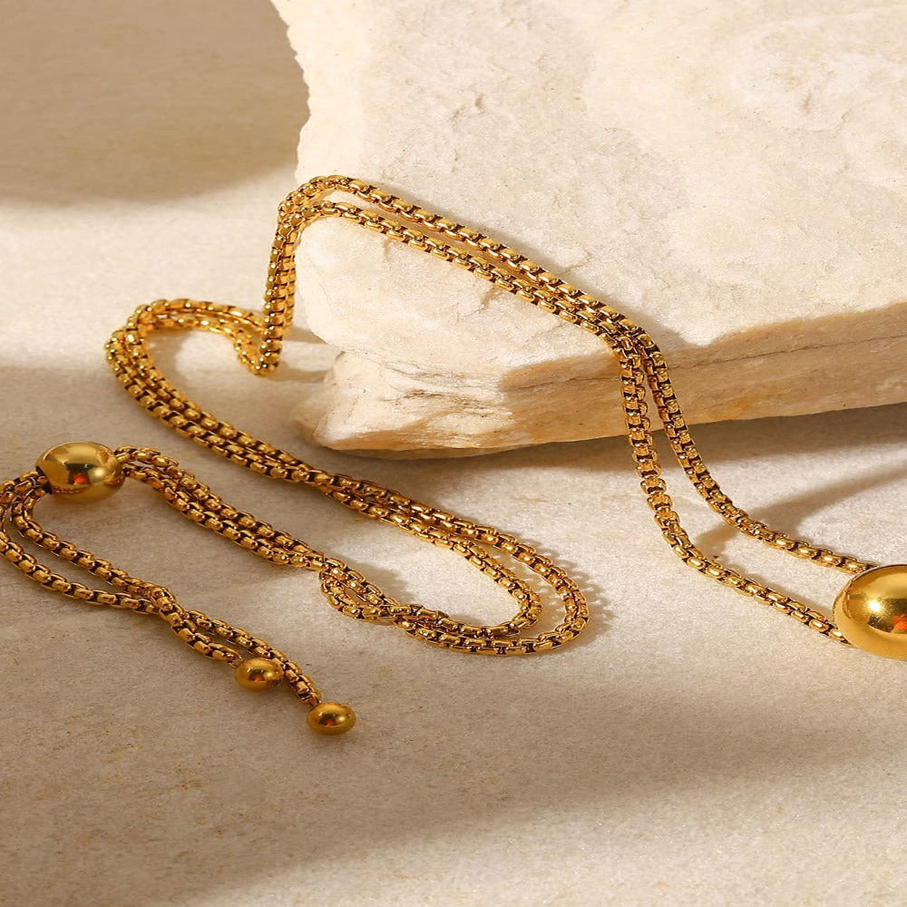 Gold Round Shape Pendant Necklace