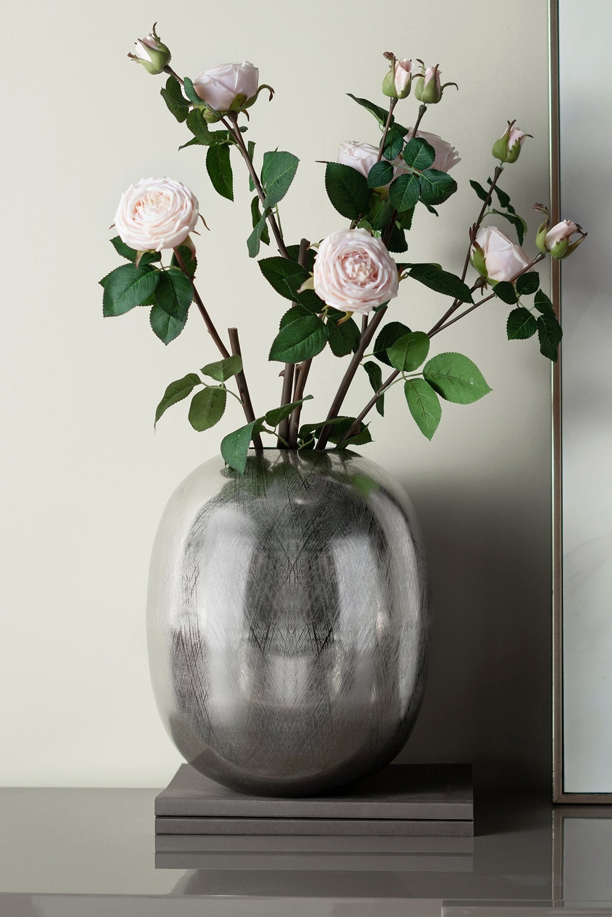 12.5x12.5x15' Aluminum Vase, Silver Streaks