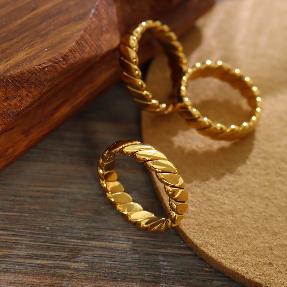 Elegant Texture Gold Ring