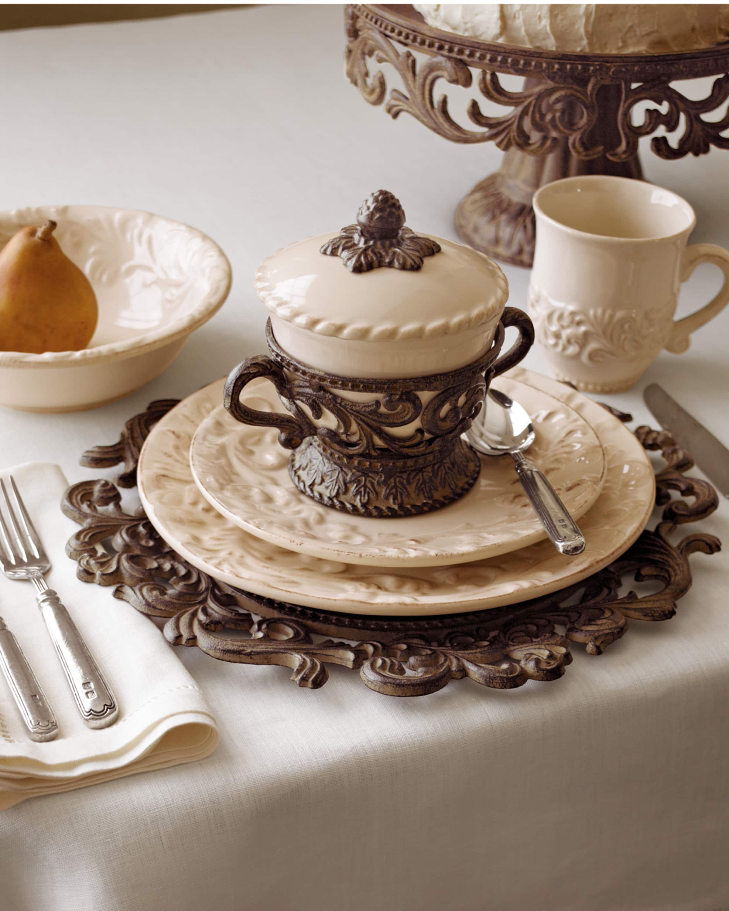 Acanthus Stoneware Covered Soup Bowl