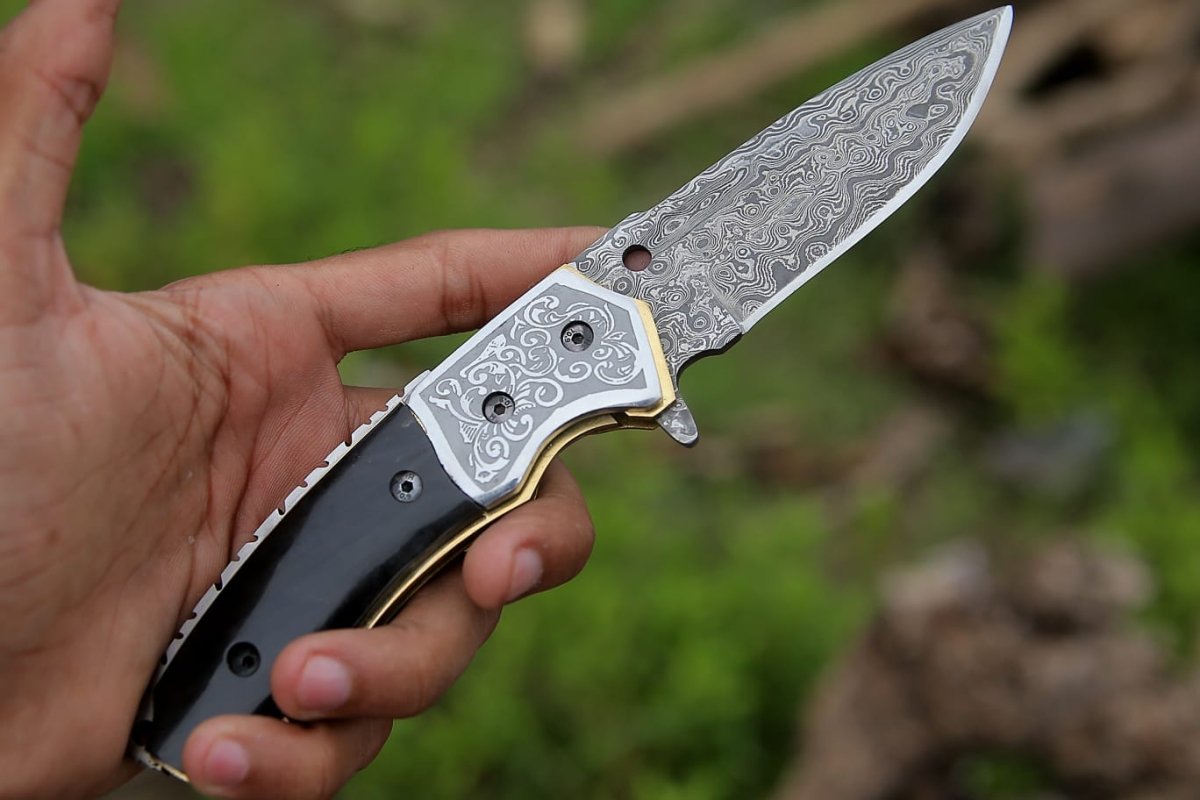 Photon Pocket Knife with Bull Horn Handle