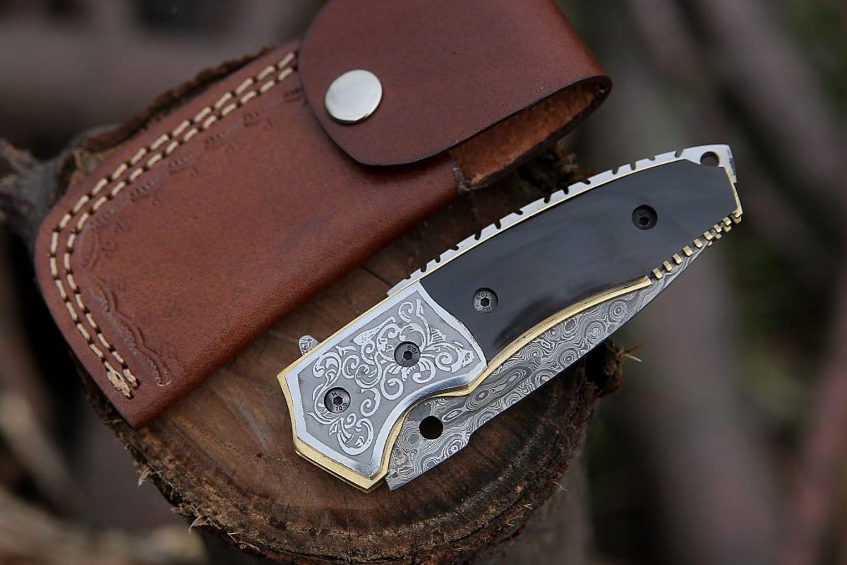 Photon Pocket Knife with Bull Horn Handle