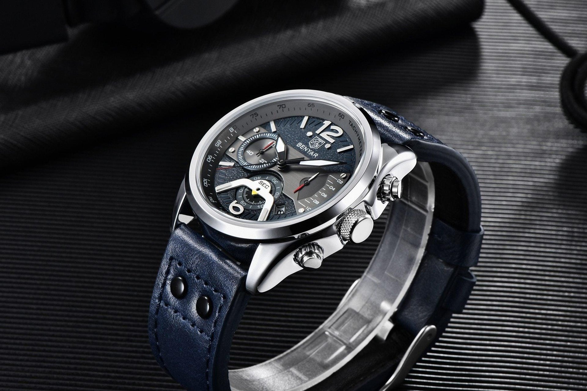 New Men Watch Top Sport Design Waterproof Men Quartz Military Wristwatch Leather Strap Analog Men Watch