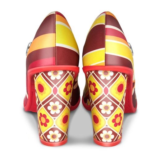 Chocolaticas® High Heels 1970 Women's Mary Jane Pump - Last Size 4