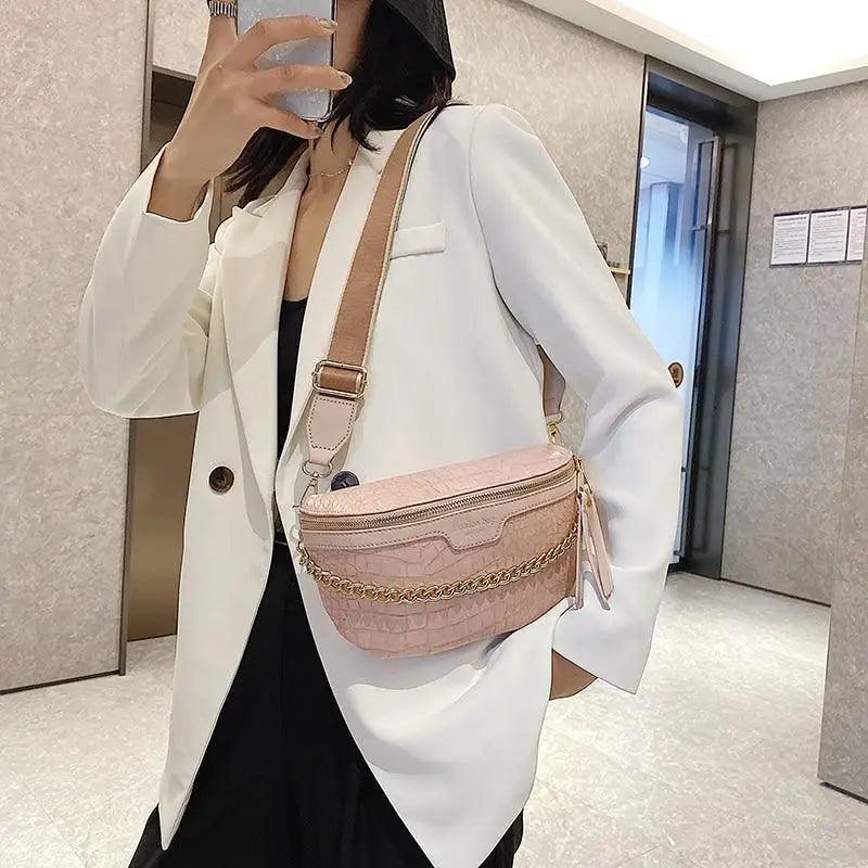 Retro Waist Bag PU Leather Fanny Pack Purse Leather with Gold Chain Strap Stylish Waist Pack Women Belt Bag Multifunctional Chest Bag