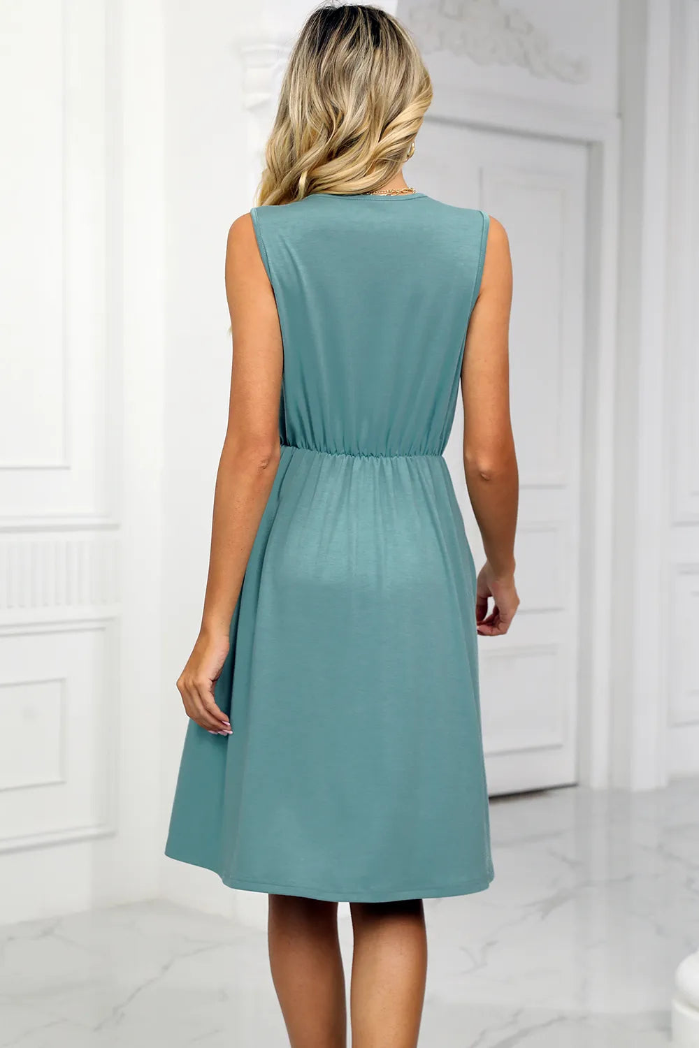 Solid color V-neck lace patchwork sleeveless pocket waist cinching dress