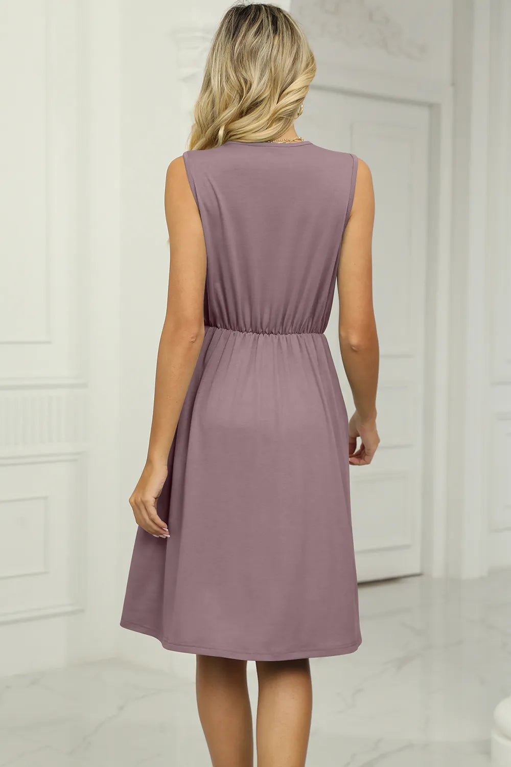 Solid color V-neck lace patchwork sleeveless pocket waist cinching dress