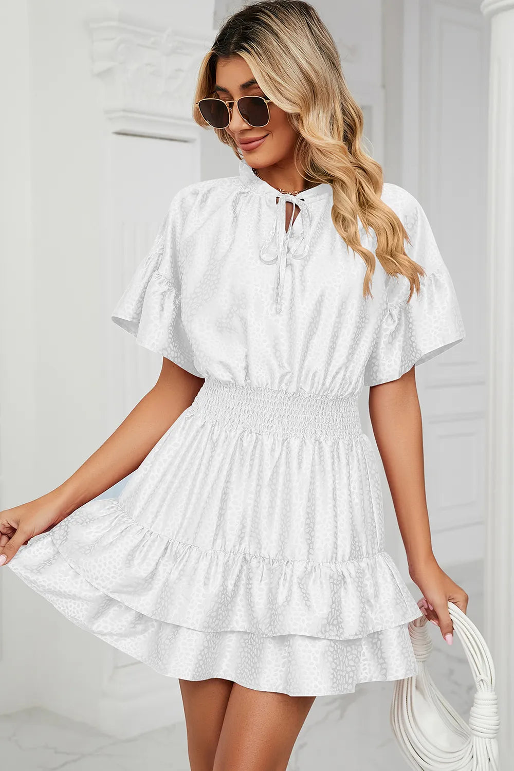 Solid color waist cinching loose V-neck lotus leaf dress for women