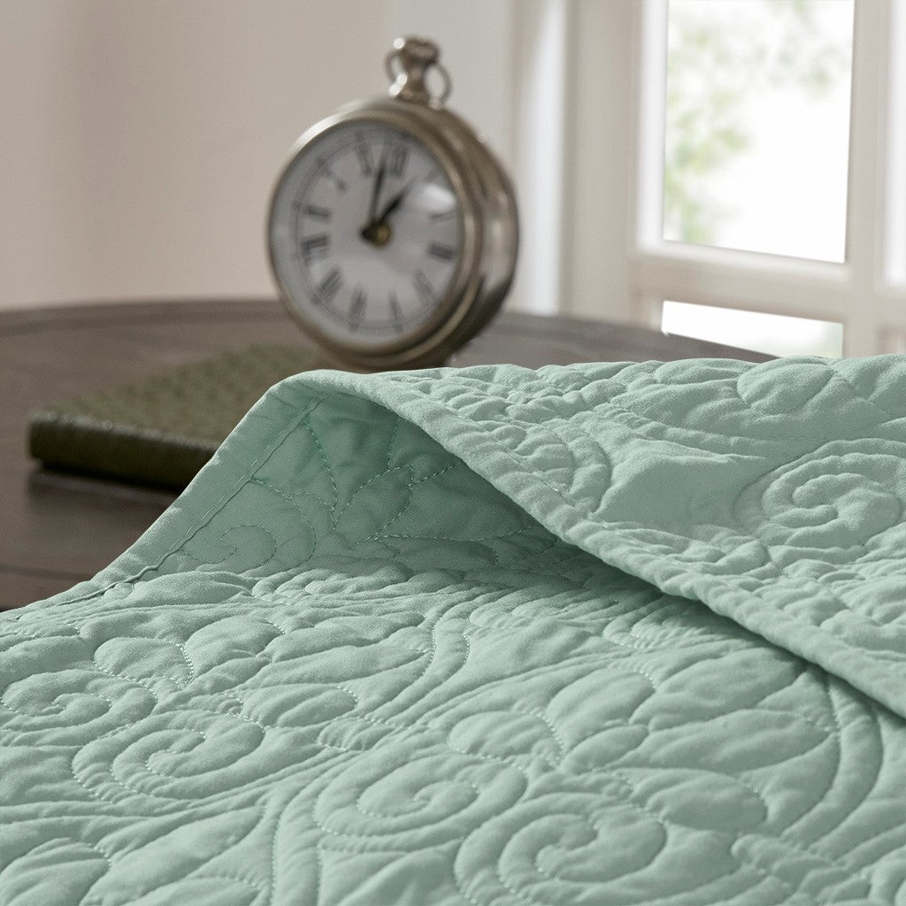 Quebec Reversible Bedspread Set by Madison park