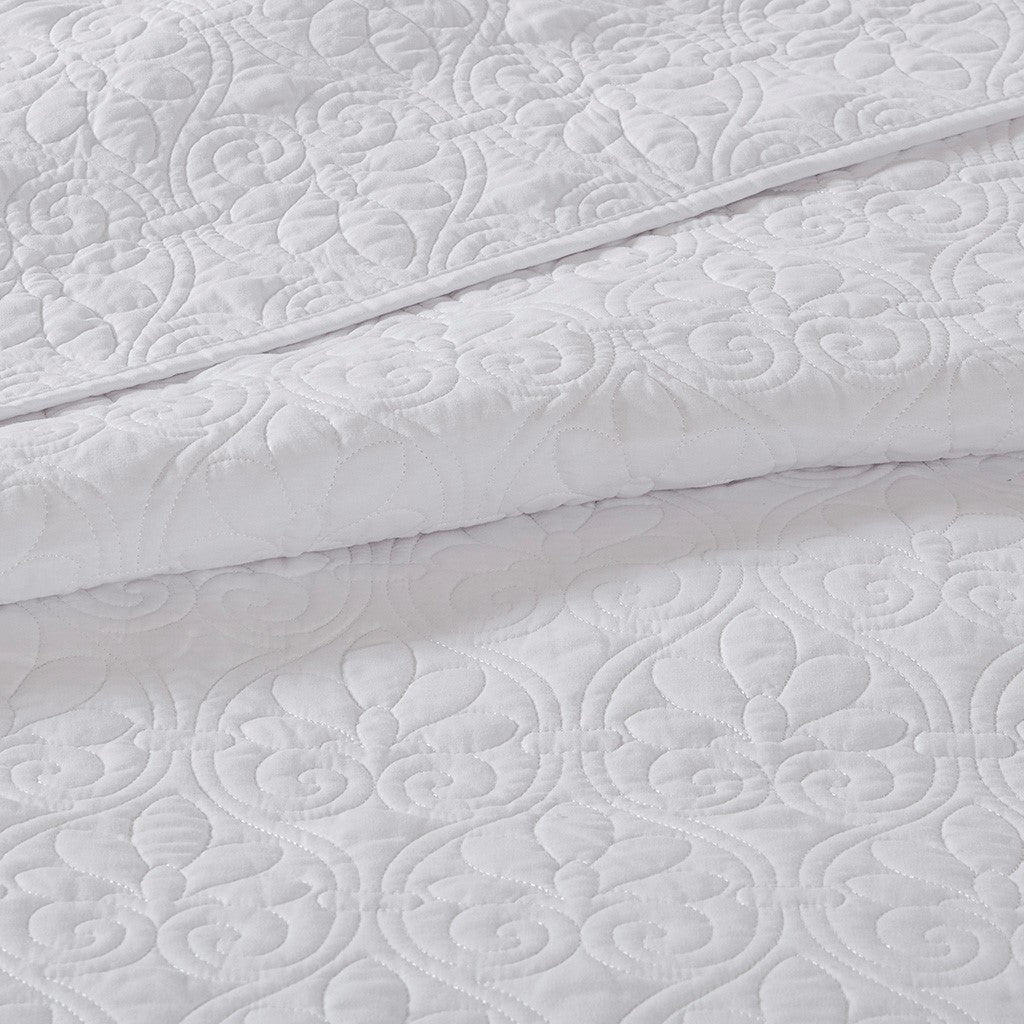 Quebec Reversible Bedspread Set by Madison park
