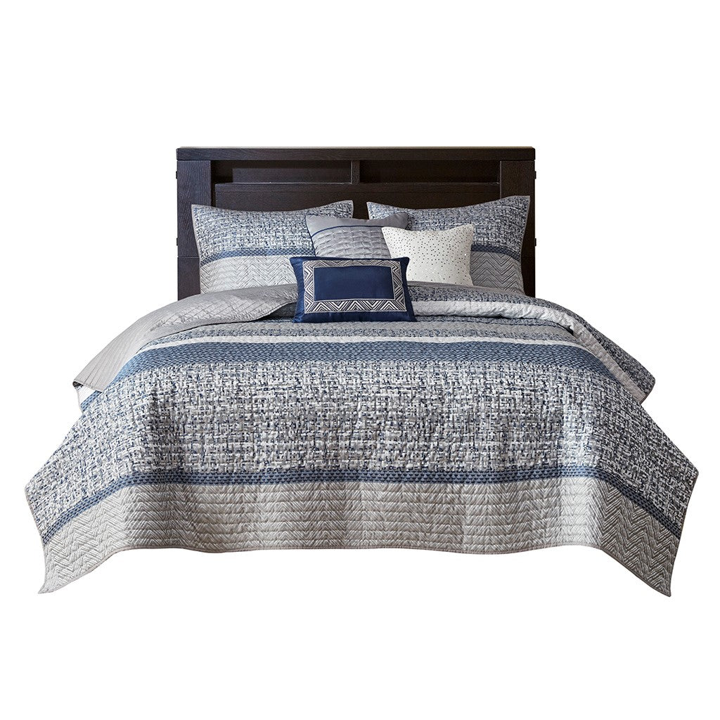 Rhapsody 6 Piece Reversible Jacquard Quilt Set with Throw Pillows in Navy