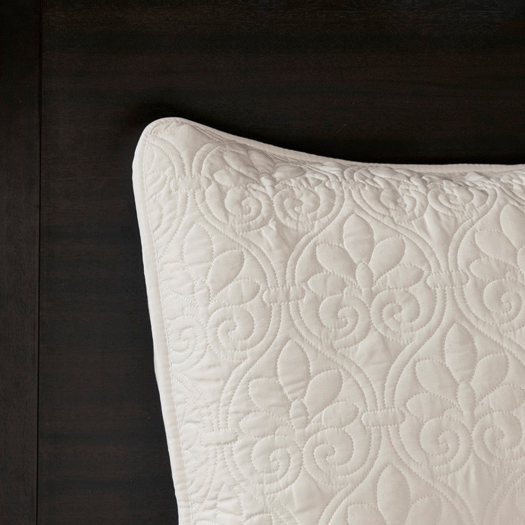 Quebec Reversible Bedspread Set by Madison park