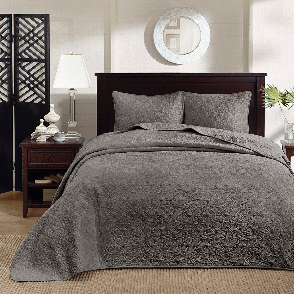 Quebec Reversible Bedspread Set by Madison park