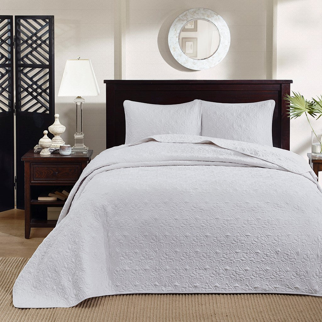 Quebec Reversible Bedspread Set by Madison park