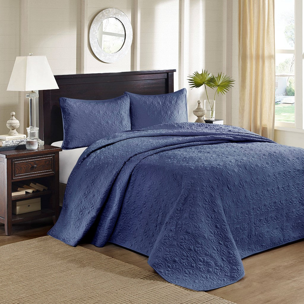 Quebec Reversible Bedspread Set by Madison park