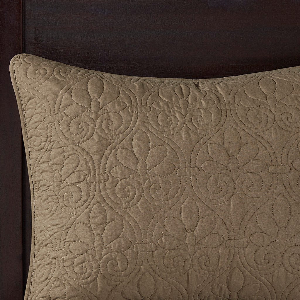 Quebec Reversible Bedspread Set by Madison park