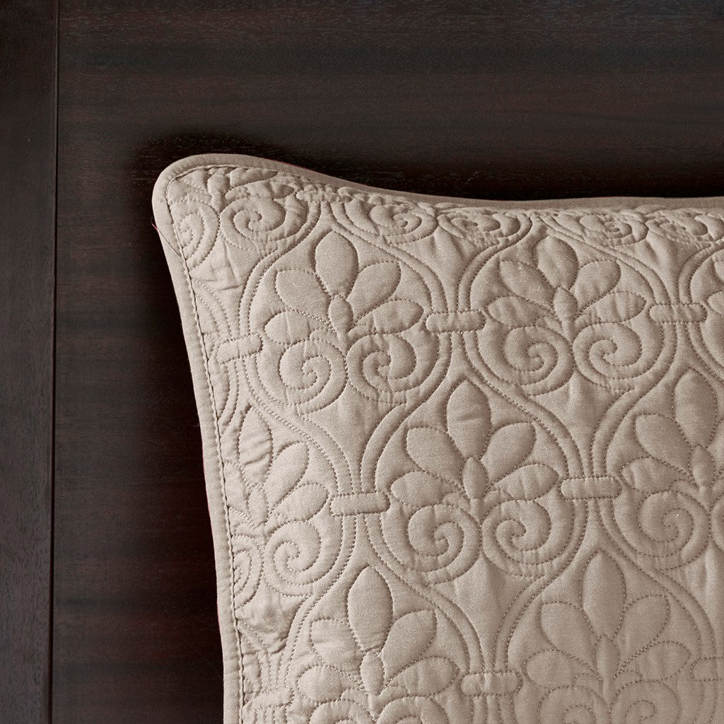 Quebec Reversible Bedspread Set by Madison park