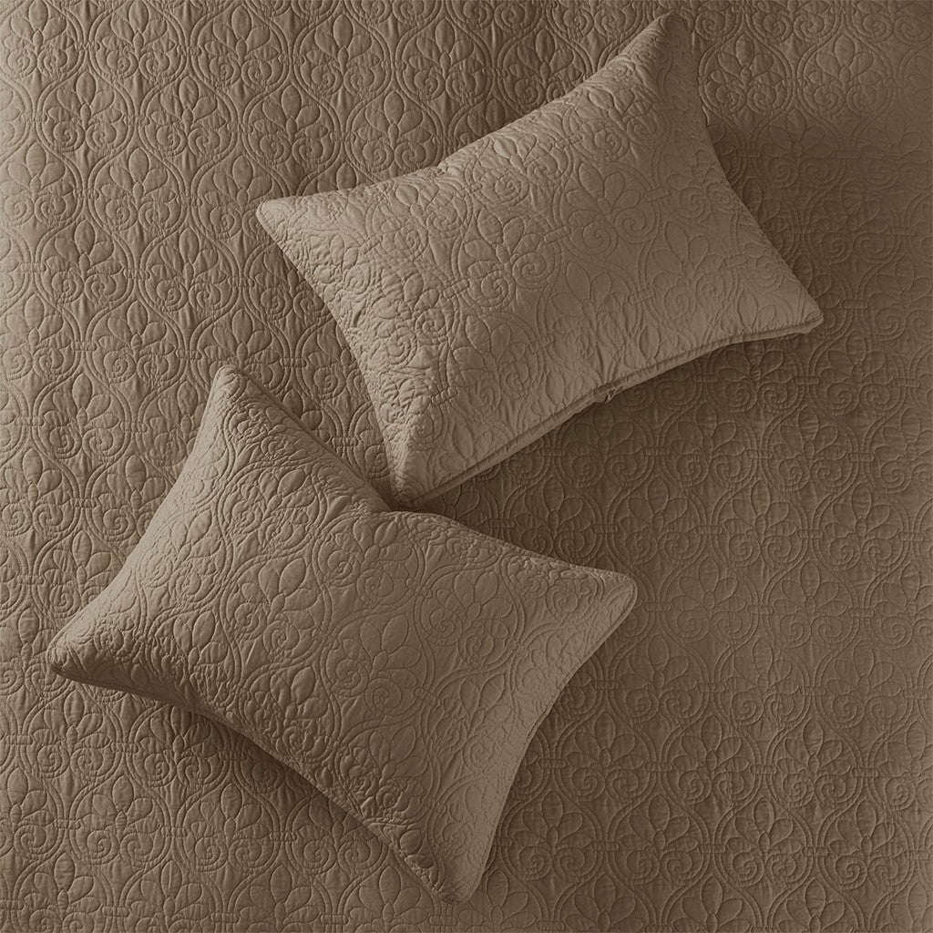 Quebec Reversible Bedspread Set by Madison park