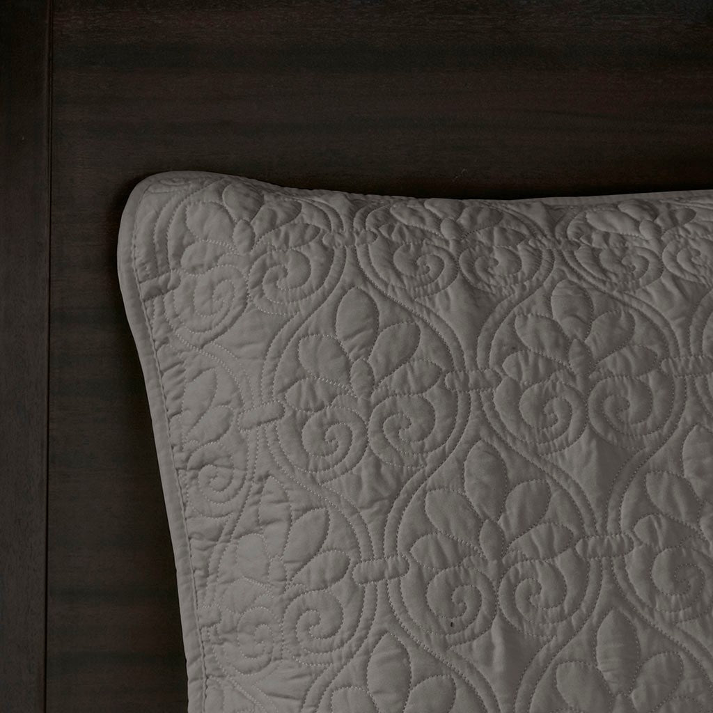 Quebec Reversible Bedspread Set by Madison park
