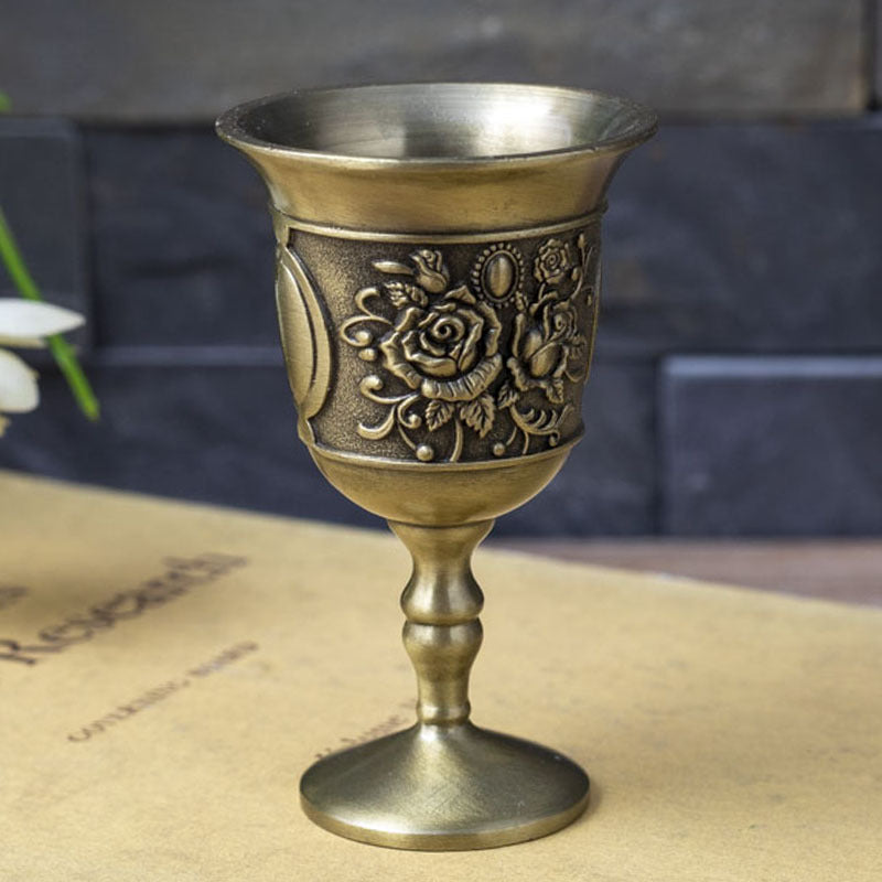 European retro wine glass white wine a cup high-end wine creative embossed high cup home decoration