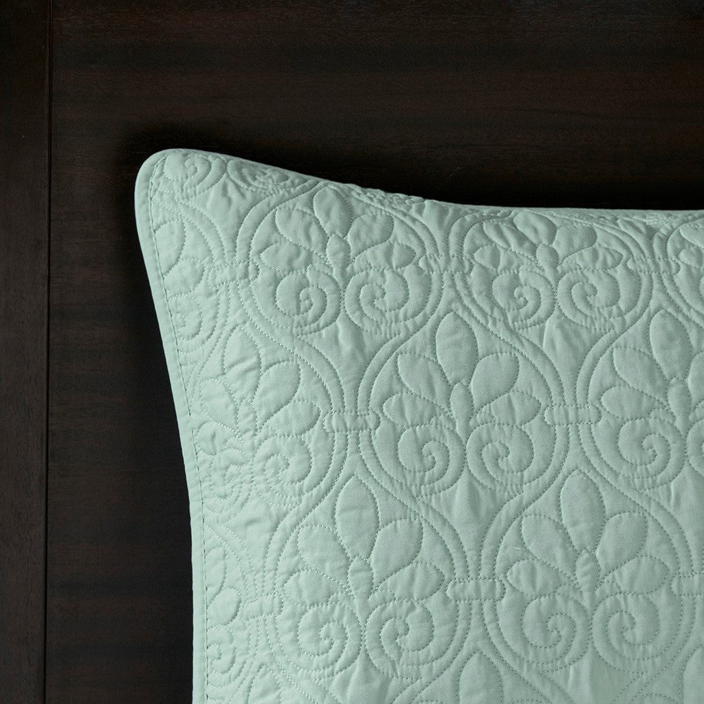 Quebec Reversible Bedspread Set by Madison park