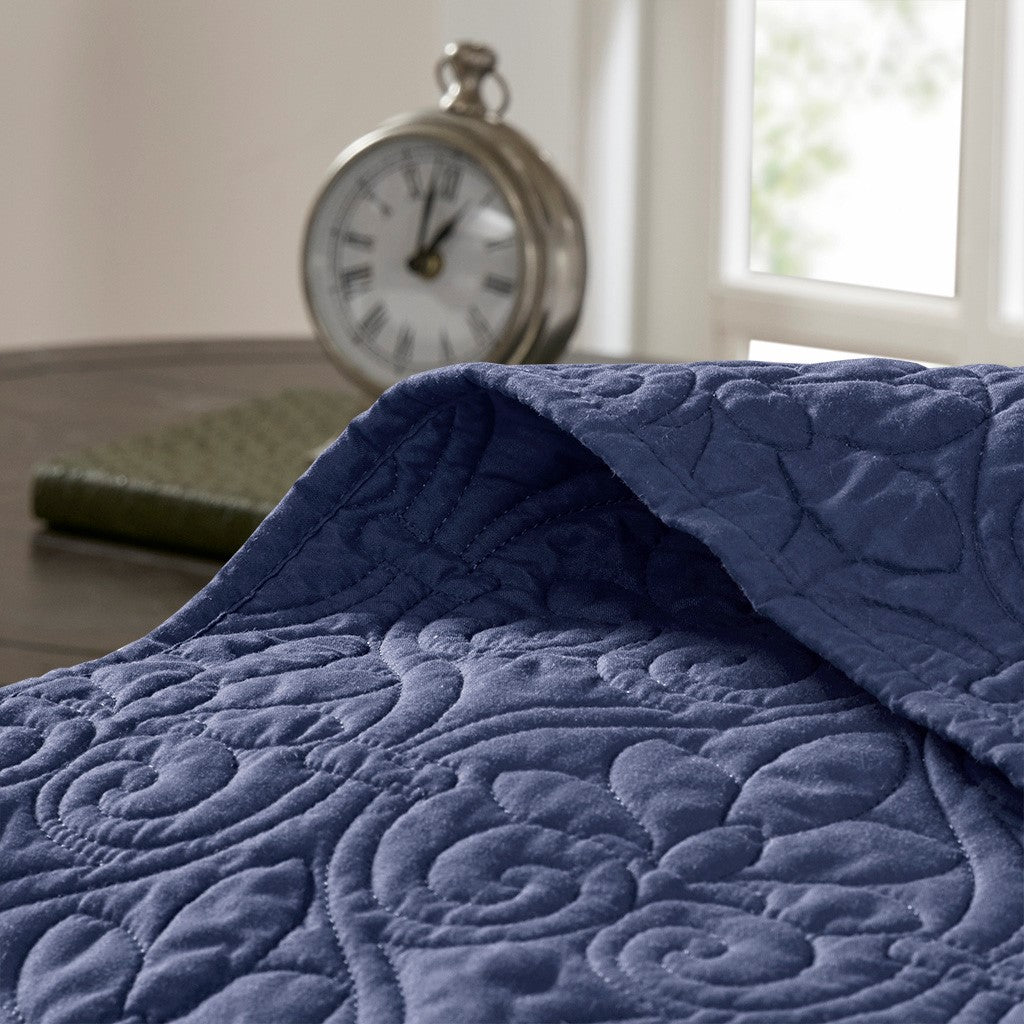 Quebec Reversible Bedspread Set by Madison park