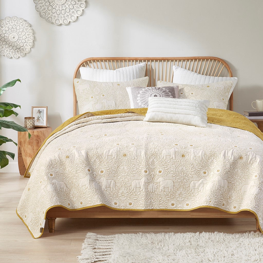 Kandula 3 Piece Reversible Cotton Quilt Set in Yellow
