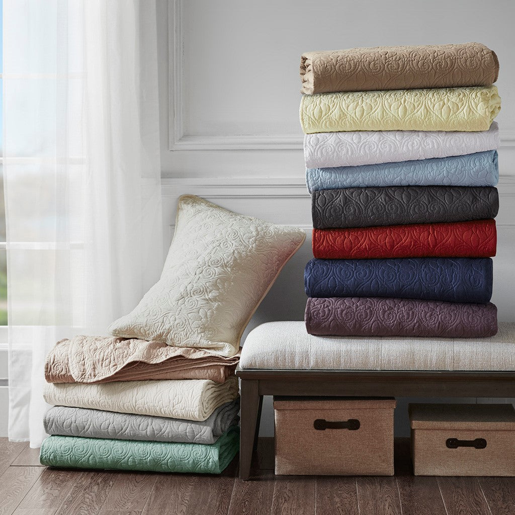 Quebec Reversible Bedspread Set by Madison park