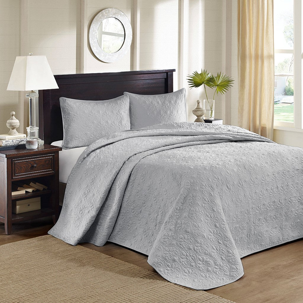 Quebec Reversible Bedspread Set by Madison park