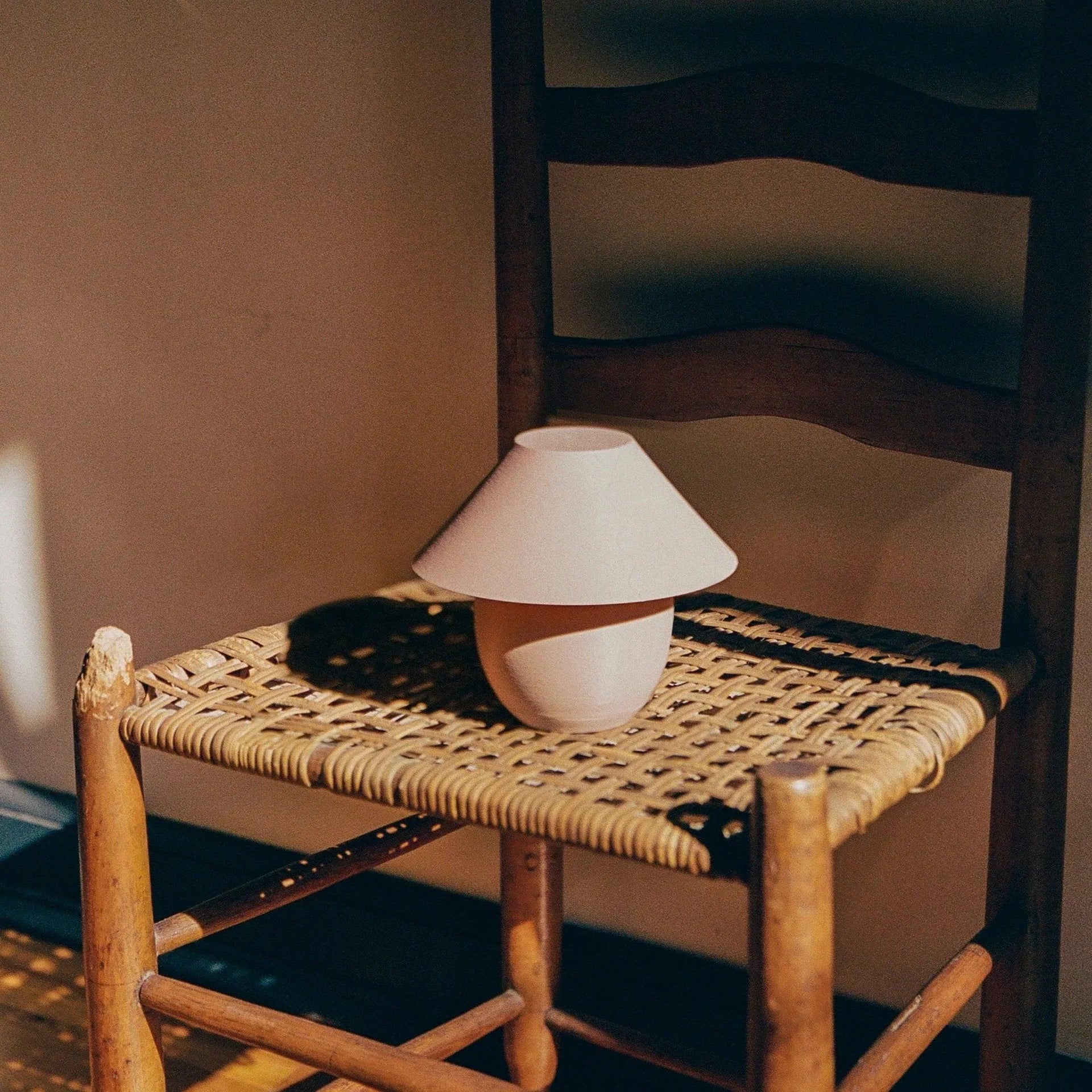 Scoop Lamp