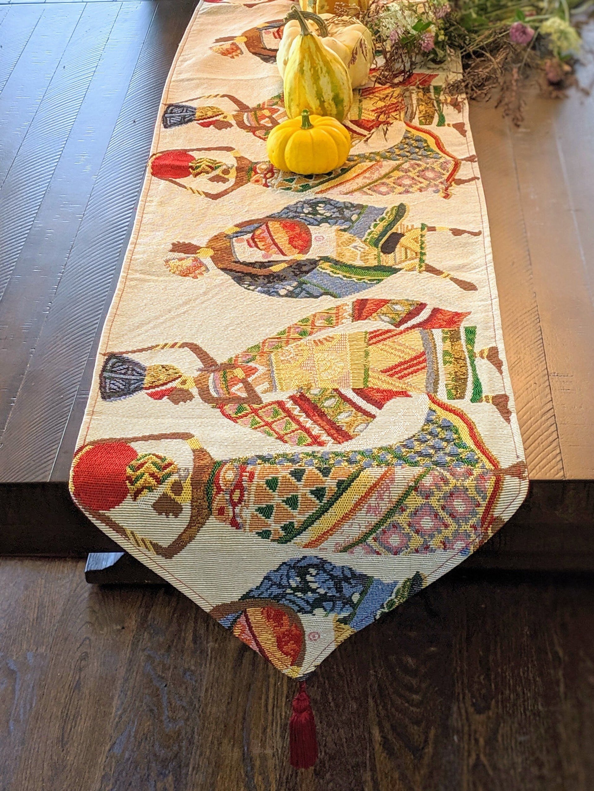DaDa Bedding Dancing Women African Dreams Elegant Woven Tapestry Dining Table Runner (18117)