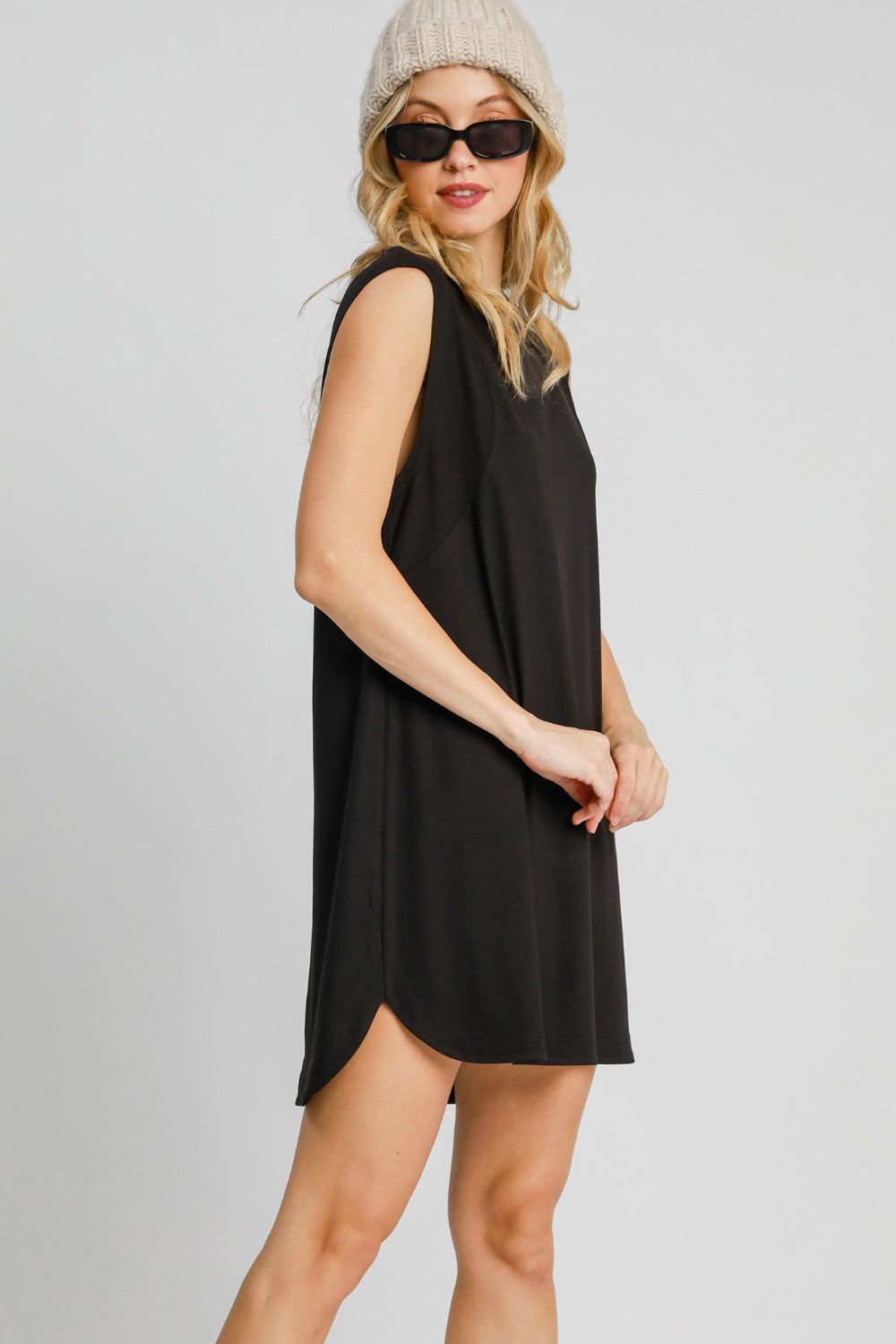 Round Neck Sleeveless High-Low Curved Hemline Mini Dress – Trendy High-Low Dress, Sleeveless Mini Dress, Curved Hemline Dress, Flattering Round Neck Dress, Chic High-Low Dress