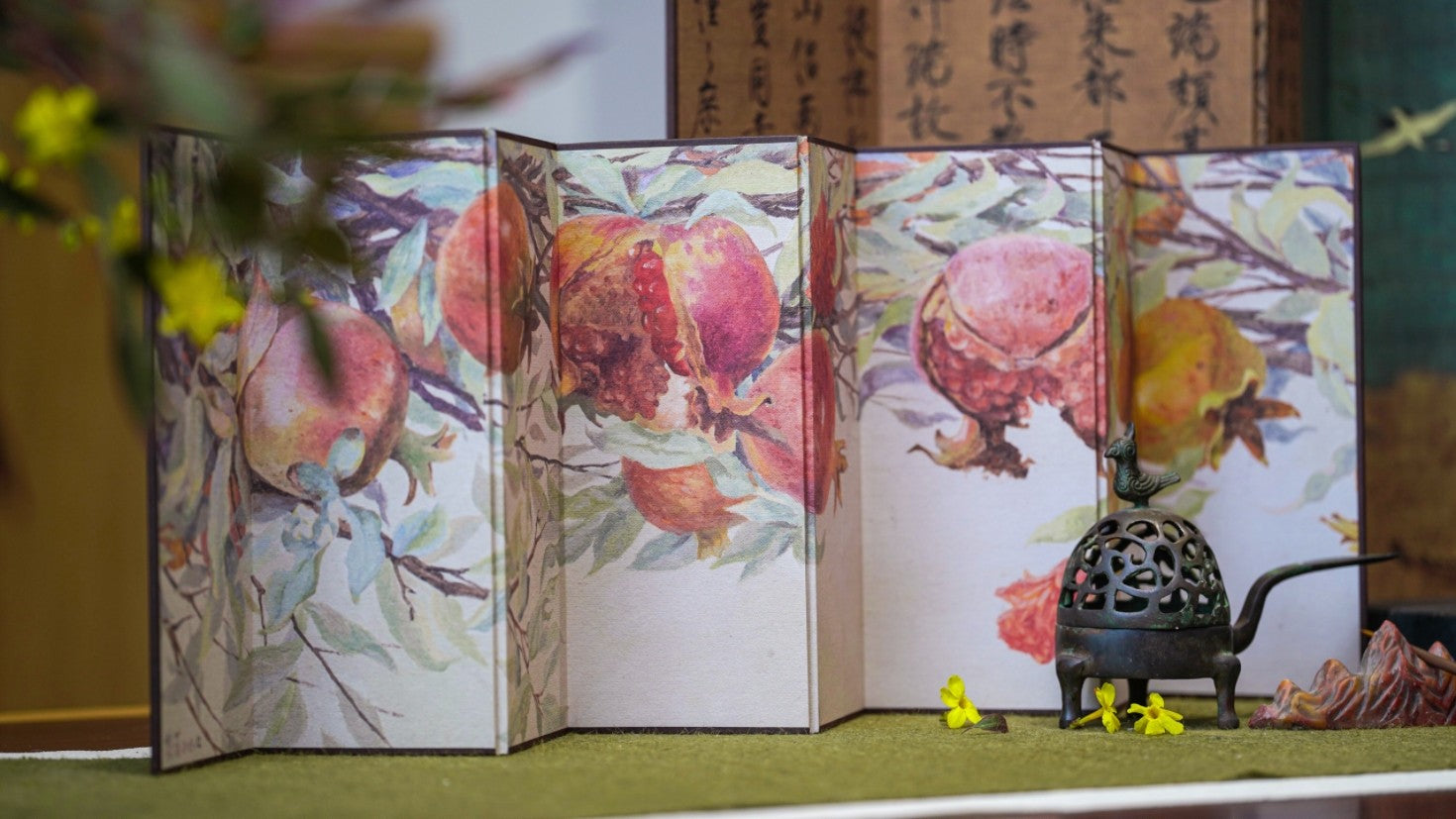 Rin Essense Japanese Room Divider Folding Screen - Handcrafted Pomegranate Design